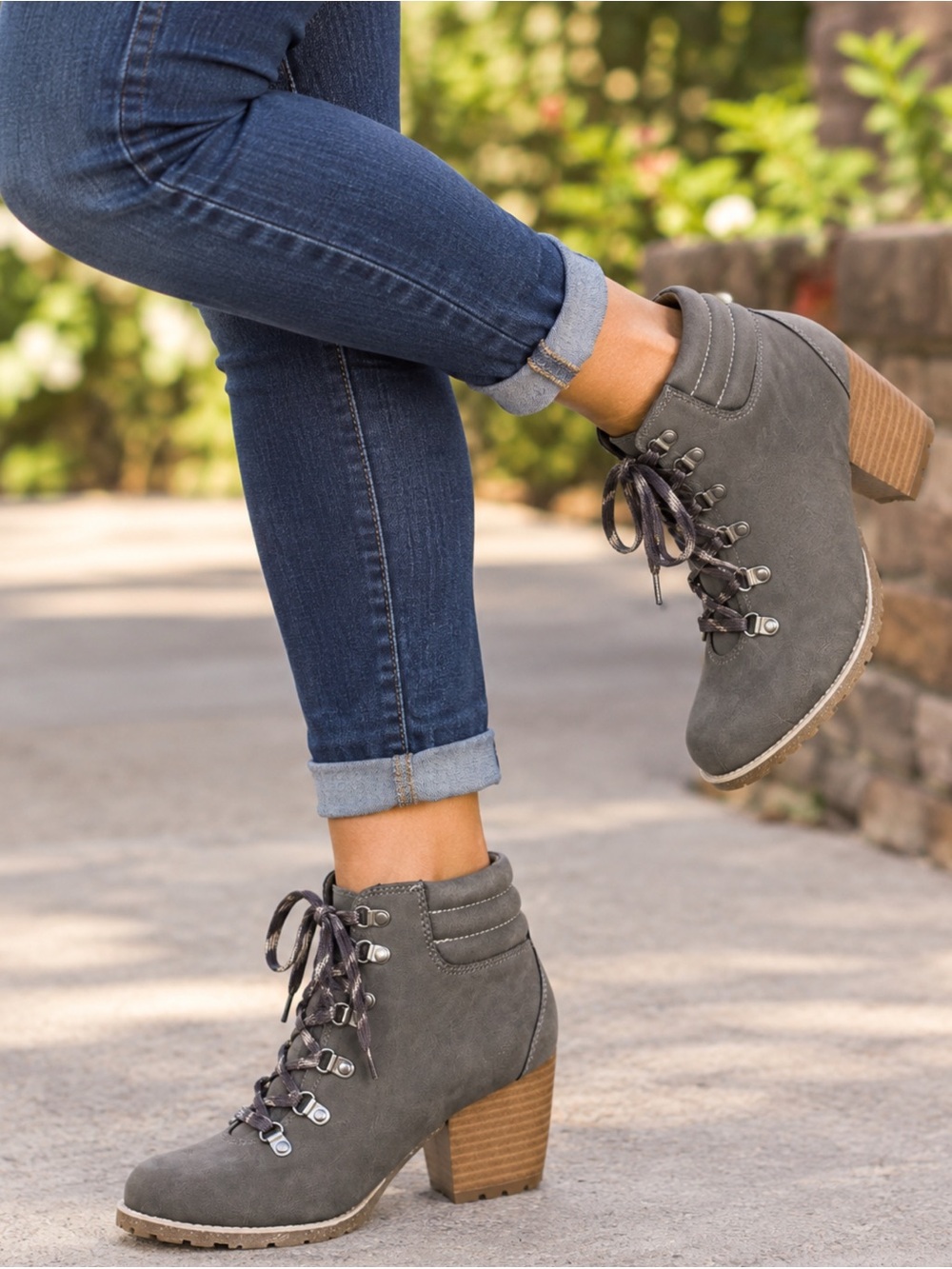 B.O.C. Dark Gray Lace-Up Block Heel Ankle Boots Size 8.5 NWOT